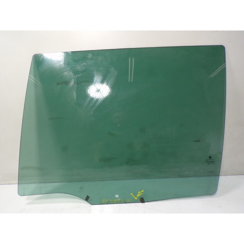 Recambio de cristal puerta trasero izquierdo para skoda octavia combi (nx5) 2.0 tdi referencia OEM IAM 5E9845205D  