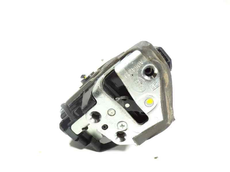 Recambio de cerradura puerta trasera derecha para toyota auris 1.8 16v cat (híbrido) referencia OEM IAM 6905005050  
