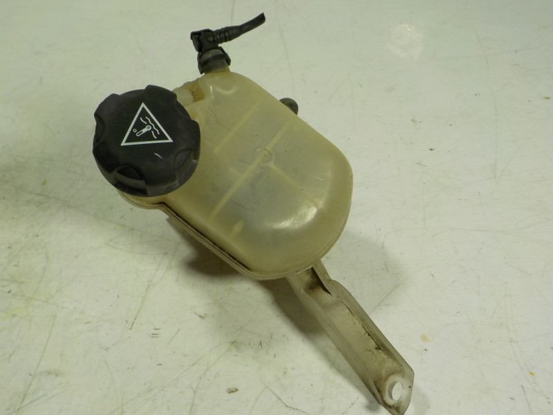 Recambio de deposito expansion para peugeot 508 2.0 blue-hdi fap referencia OEM IAM 1323HE  