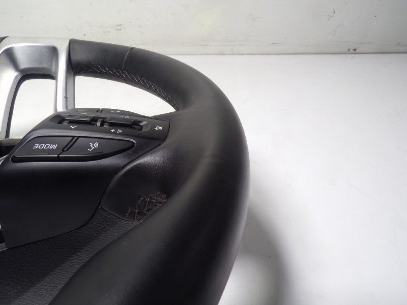 Recambio de volante para kia rio (yb) 1.0 tgdi cat referencia OEM IAM 56100H8NA0WK 58130H8000 56111H8100WK