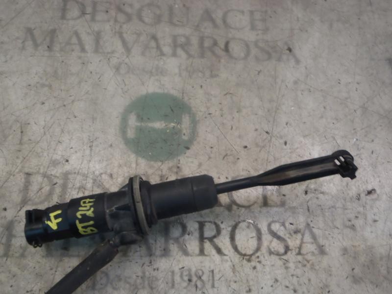 Recambio de bomba embrague para dacia logan express ambiance referencia OEM IAM 6001548446  