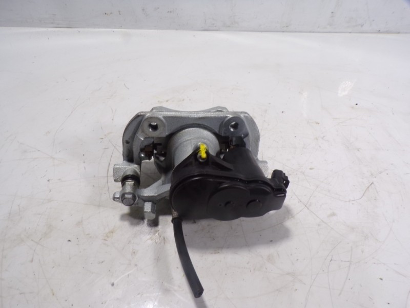 Recambio de pinza freno trasera derecha para lexus ux (za10) 250h referencia OEM IAM 4783033270  