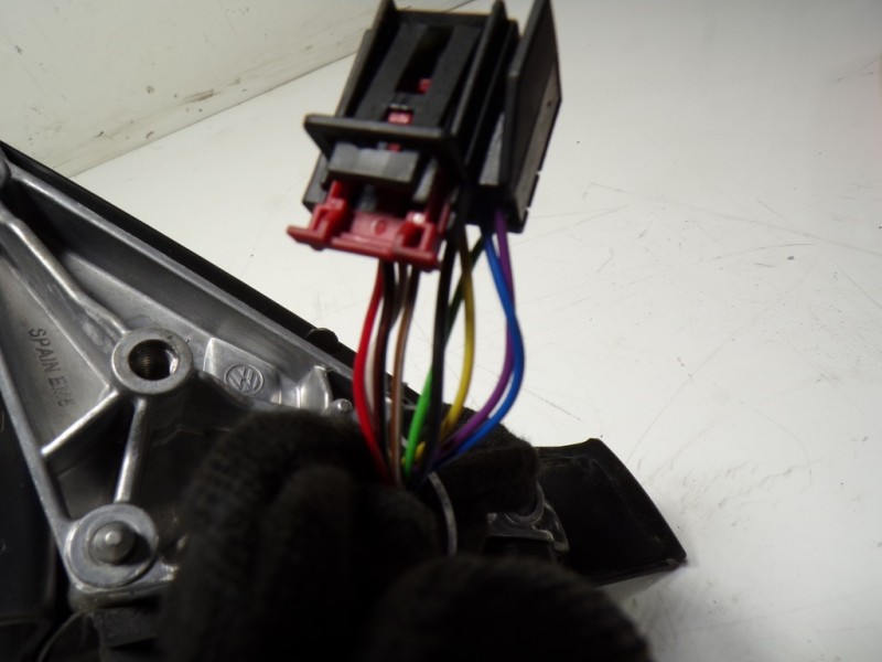 Recambio de espejo izquierdo para volkswagen t-roc 1.5 16v tsi act referencia OEM IAM 2GA857507AG9B9  