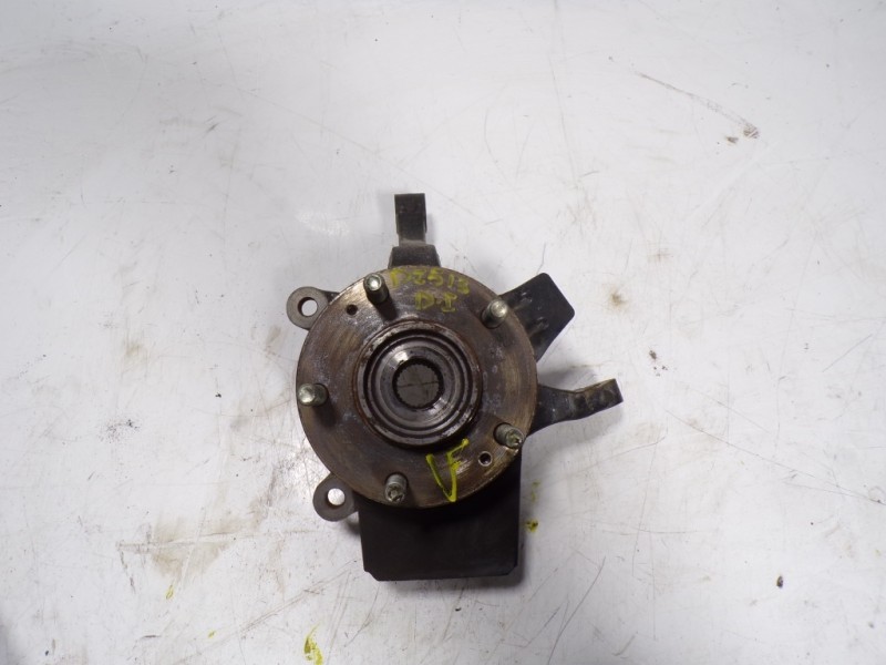 Recambio de mangueta delantera izquierda para kia cee´d 1.4 crdi cat referencia OEM IAM 51715A2000  