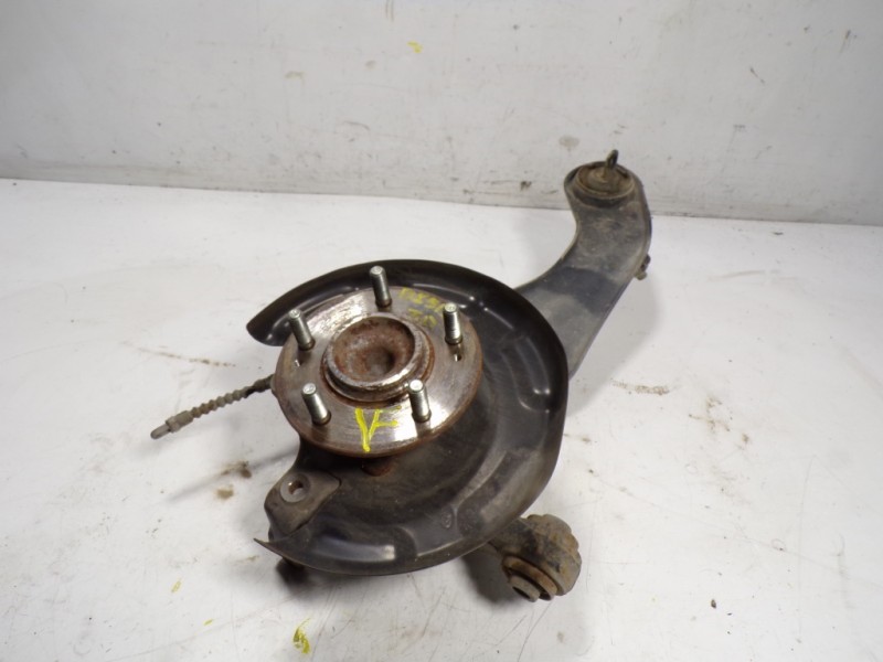 Recambio de mangueta trasera derecha para kia cee´d 1.4 crdi cat referencia OEM IAM 52720A6400  