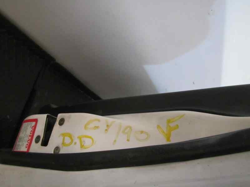 Recambio de puerta delantera derecha para volvo v40 familiar 1.9 diesel referencia OEM IAM   