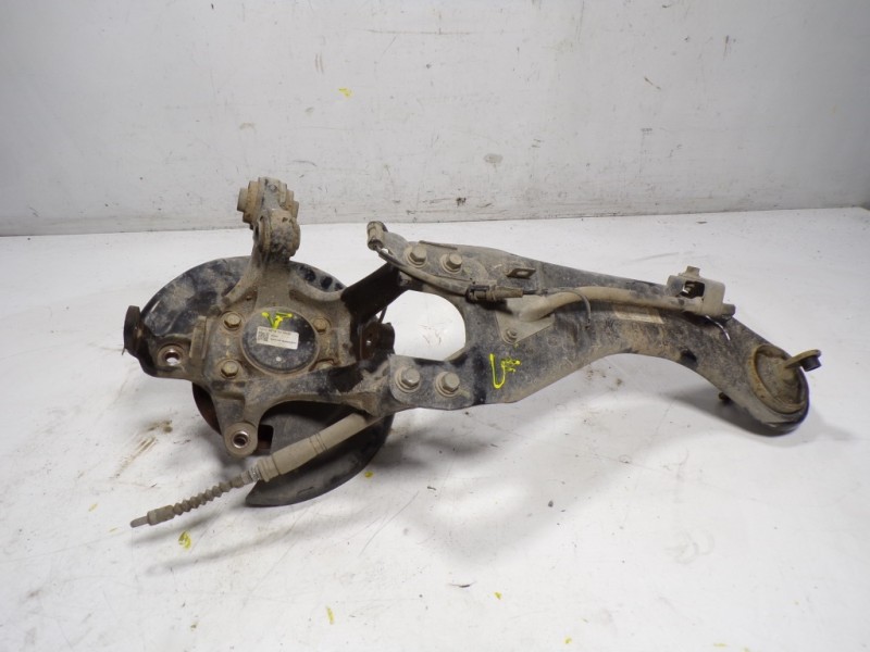 Recambio de mangueta trasera derecha para kia cee´d 1.4 crdi cat referencia OEM IAM 52720A6400  