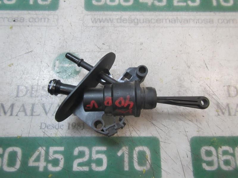 Recambio de bomba embrague para ford fiesta (cb1) 1.4 tdci cat referencia OEM IAM 1766725  