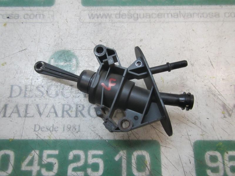 Recambio de bomba embrague para ford fiesta (cb1) 1.4 tdci cat referencia OEM IAM 1766725  