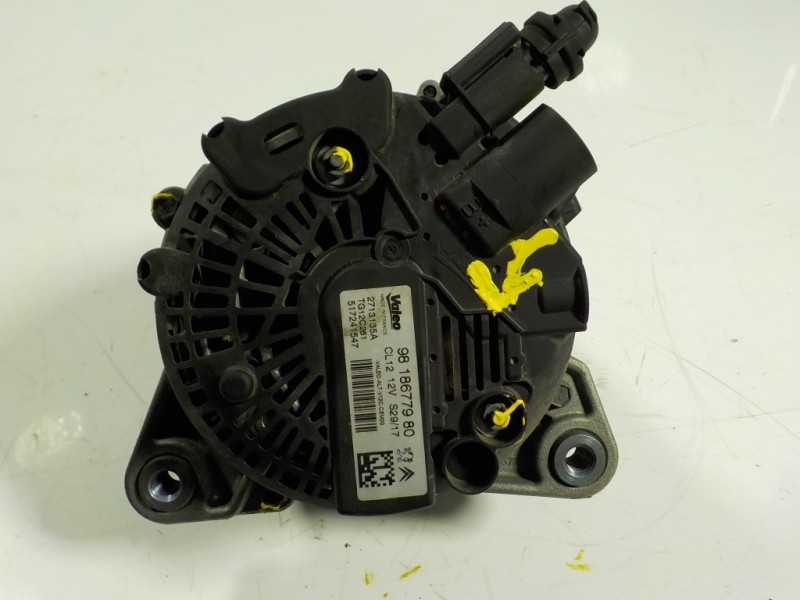 Recambio de alternador para peugeot 208 1.2 12v e-vti referencia OEM IAM 9818677980 9818677980 TG12C261