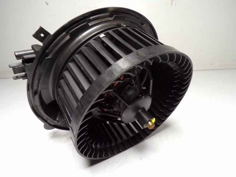 Recambio de motor calefaccion para volkswagen t-roc 1.5 16v tsi act referencia OEM IAM 5Q1819021E 5Q01819021F 