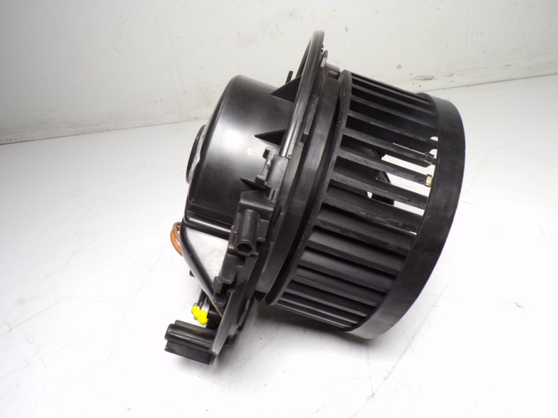 Recambio de motor calefaccion para volkswagen t-roc 1.5 16v tsi act referencia OEM IAM 5Q1819021E 5Q01819021F 