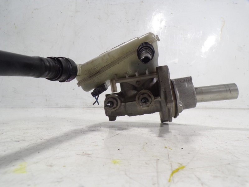 Recambio de bomba freno para ford fiesta (ccn) 1.5 tdci cat referencia OEM IAM 1751664  