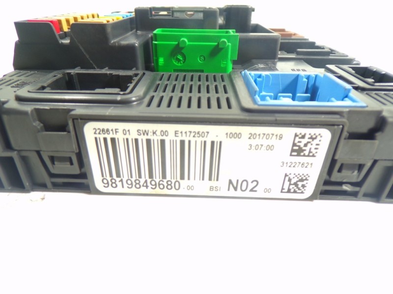 Recambio de caja reles / fusibles para peugeot 208 1.2 12v e-vti referencia OEM IAM 1611427780 9819849680 