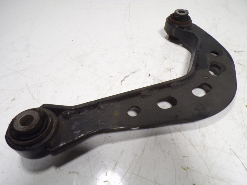 Recambio de brazo suspension superior trasero derecho para mazda 3 lim. () origin referencia OEM IAM   