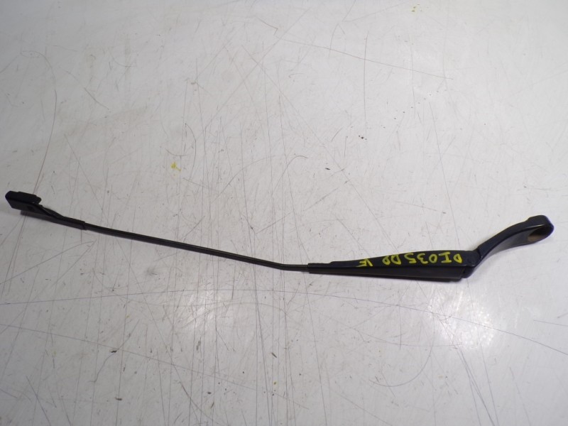 Recambio de brazo limpia delantero derecho para peugeot 308 1.6 blue-hdi fap referencia OEM IAM 1610672480  