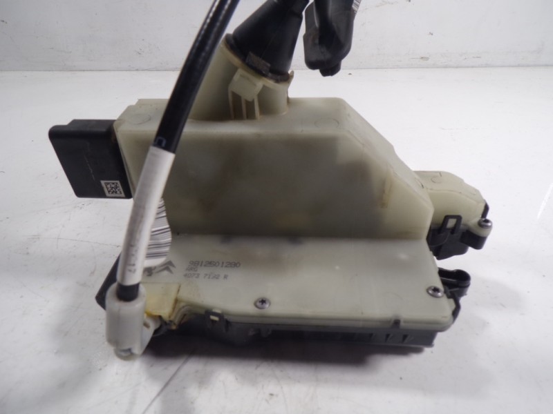 Recambio de cerradura puerta trasera izquierda para peugeot 208 1.2 12v e-vti referencia OEM IAM 9812501280 9812501280 