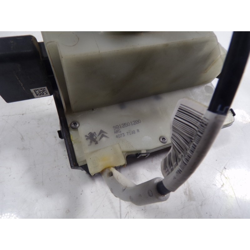 Recambio de cerradura puerta trasera izquierda para peugeot 208 1.2 12v e-vti referencia OEM IAM 9812501280 9812501280 