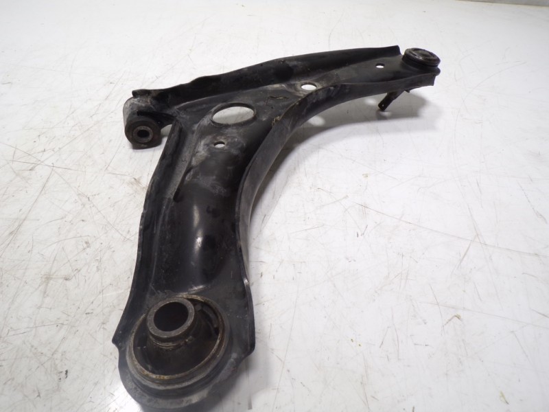 Recambio de brazo suspension inferior delantero izquierdo para toyota aygo 1.0 vvti referencia OEM IAM 480690H021  