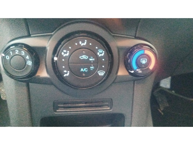 Recambio de mando climatizador para ford fiesta (ccn) 1.5 tdci cat referencia OEM IAM 1910755  