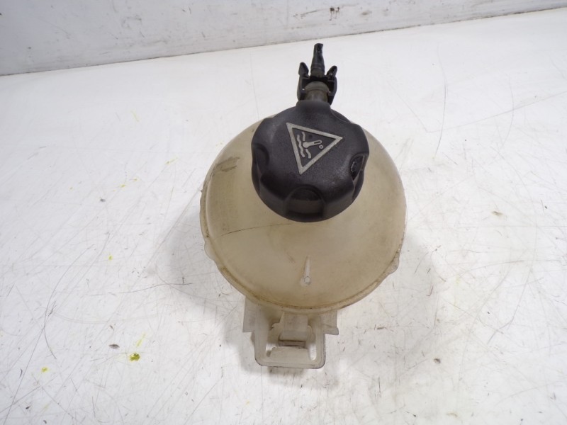 Recambio de deposito expansion para peugeot 308 1.6 blue-hdi fap referencia OEM IAM 9678125880 9678514680 