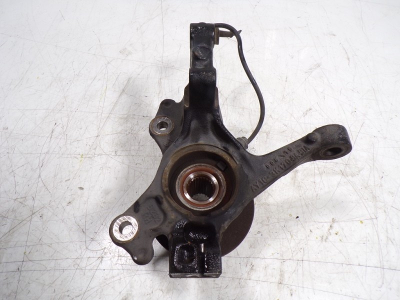 Recambio de mangueta delantera derecha para ford fiesta (ccn) 1.5 tdci cat referencia OEM IAM 1822686  