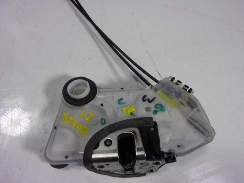 Recambio de cerradura puerta delantera izquierda para toyota aygo 1.0 vvti referencia OEM IAM 690400H060  