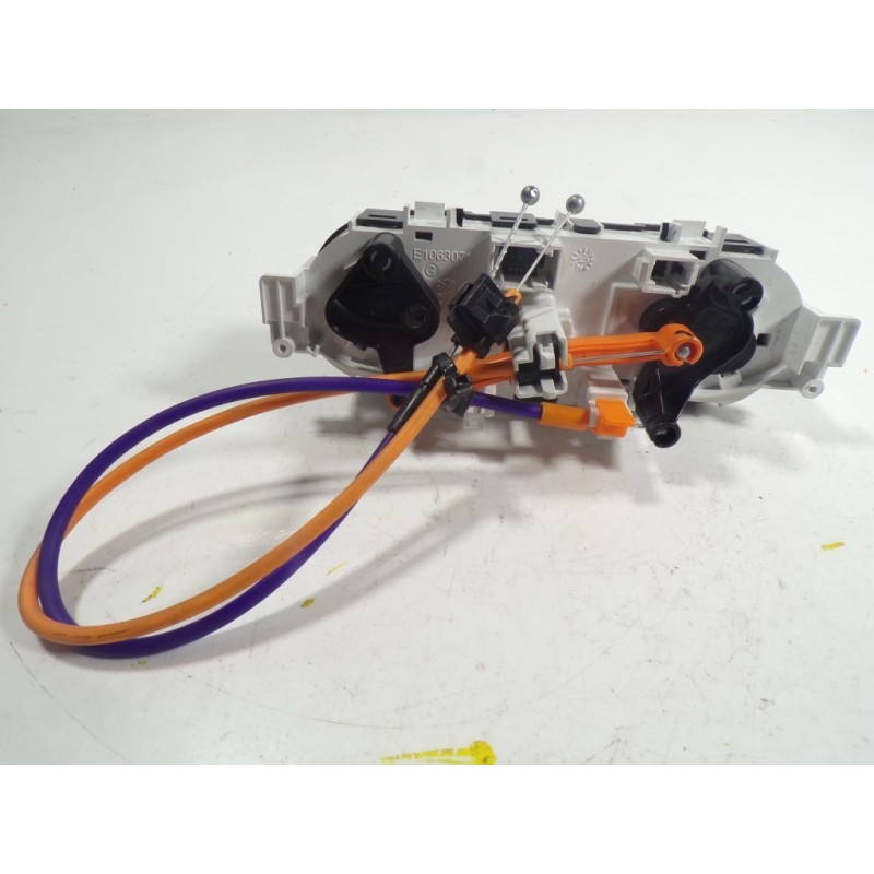 Recambio de mando calefaccion / aire acondicionado para peugeot 208 1.2 12v e-vti referencia OEM IAM  9819611577 T77304B