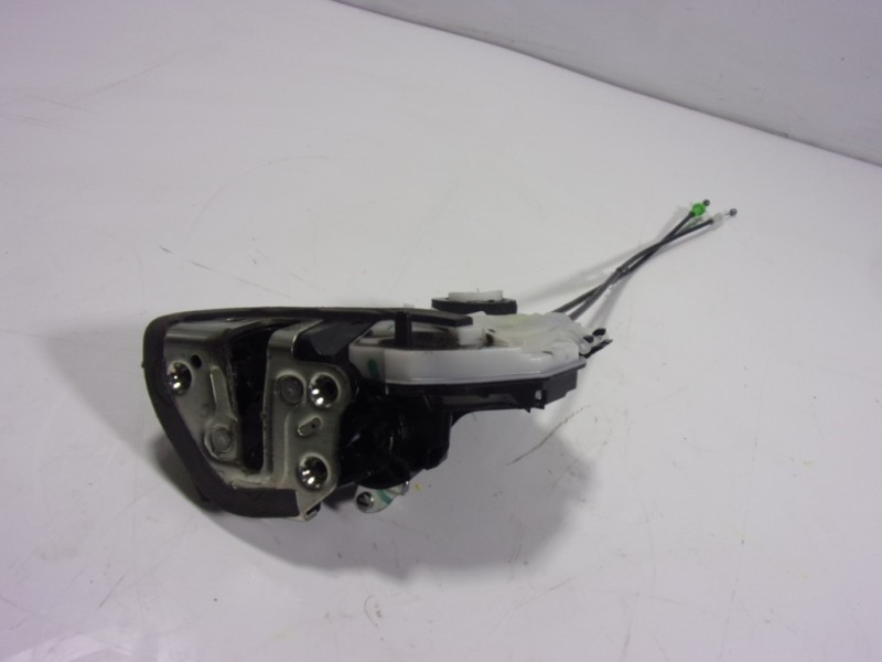 Recambio de cerradura puerta trasera izquierda para toyota aygo 1.0 vvti referencia OEM IAM 6906002391  