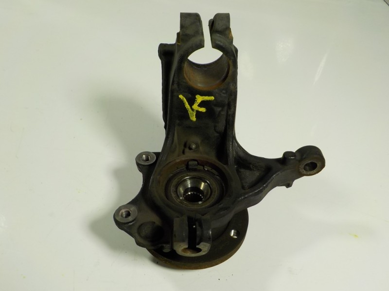 Recambio de mangueta delantera derecha para peugeot 208 1.2 12v e-vti referencia OEM IAM 1607557580  