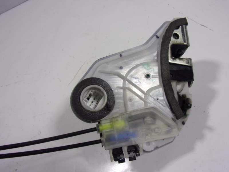 Recambio de cerradura puerta trasera derecha para toyota aygo 1.0 vvti referencia OEM IAM 6905002391  