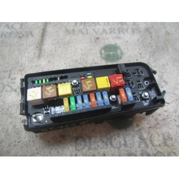 CAJA RELES / FUSIBLES 