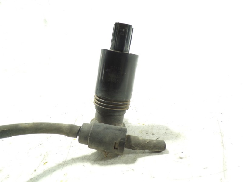 Recambio de bomba limpia para land rover discovery 4 tdv6 se referencia OEM IAM LR013950 090530B 