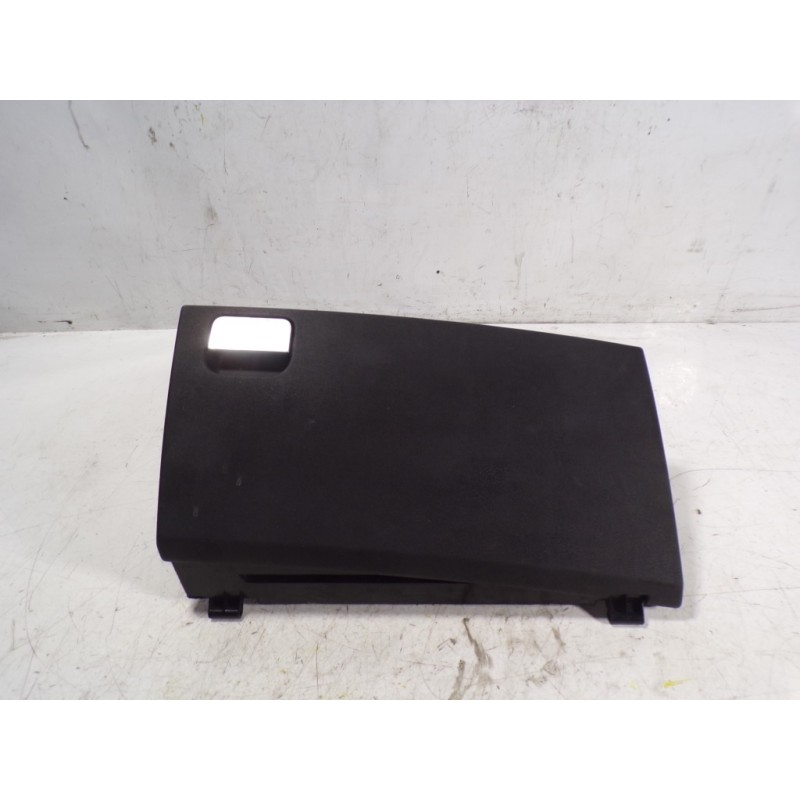 Recambio de guantera para land rover discovery 4 tdv6 se referencia OEM IAM LR013453  