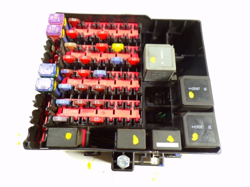 Recambio de caja reles / fusibles para ford transit courier 1.5 tdci cat referencia OEM IAM  6V5114A175AA 