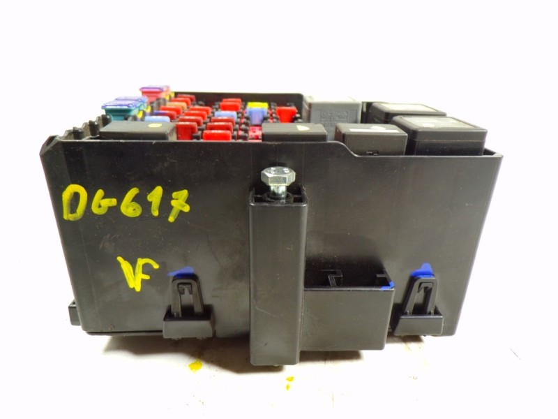 Recambio de caja reles / fusibles para ford transit courier 1.5 tdci cat referencia OEM IAM  6V5114A175AA 