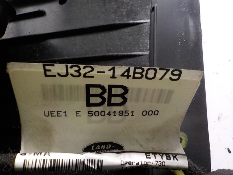 Recambio de apoyabrazos central para land rover evoque 2.2 td4 cat referencia OEM IAM  EJ3214B079 50041951