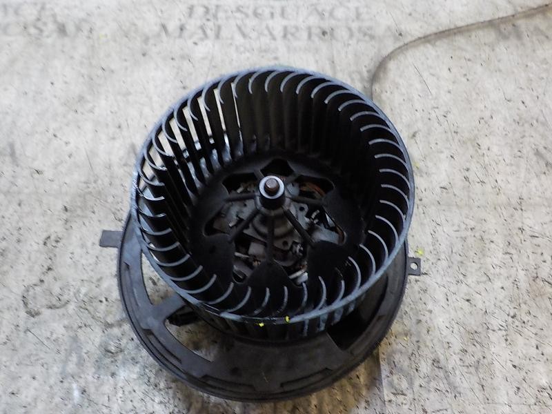 Recambio de motor calefaccion para bmw serie 3 berlina (e90) 320d referencia OEM IAM 64119227671 CZ1163600382 CZ1163600382