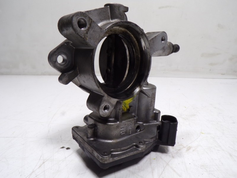 Recambio de caja mariposa para opel insignia berlina 2.0 cdti cat referencia OEM IAM 55564164 50569200 