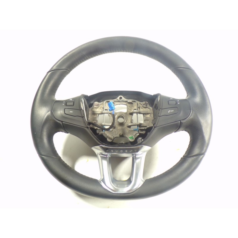 Recambio de volante para peugeot 208 1.2 12v e-vti referencia OEM IAM 96739515ZD  