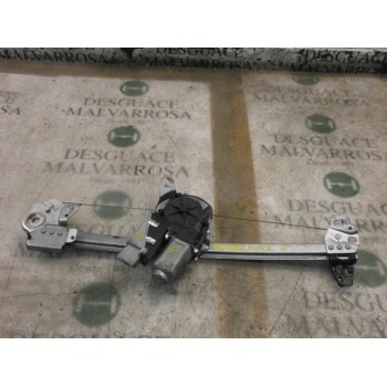 ELEVALUNAS DELANTERO DERECHO 