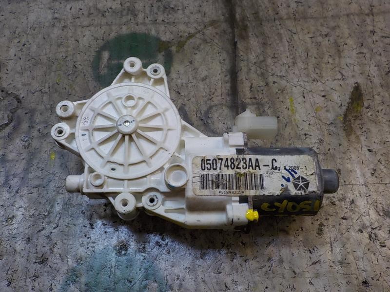 Recambio de motor elevalunas trasero izquierdo para jeep compass 2.4 16v cat referencia OEM IAM   