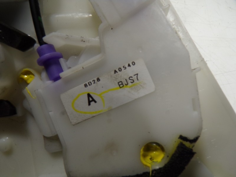 Recambio de cerradura puerta trasera izquierda para mazda 3 lim. () origin referencia OEM IAM  8D28A0540 