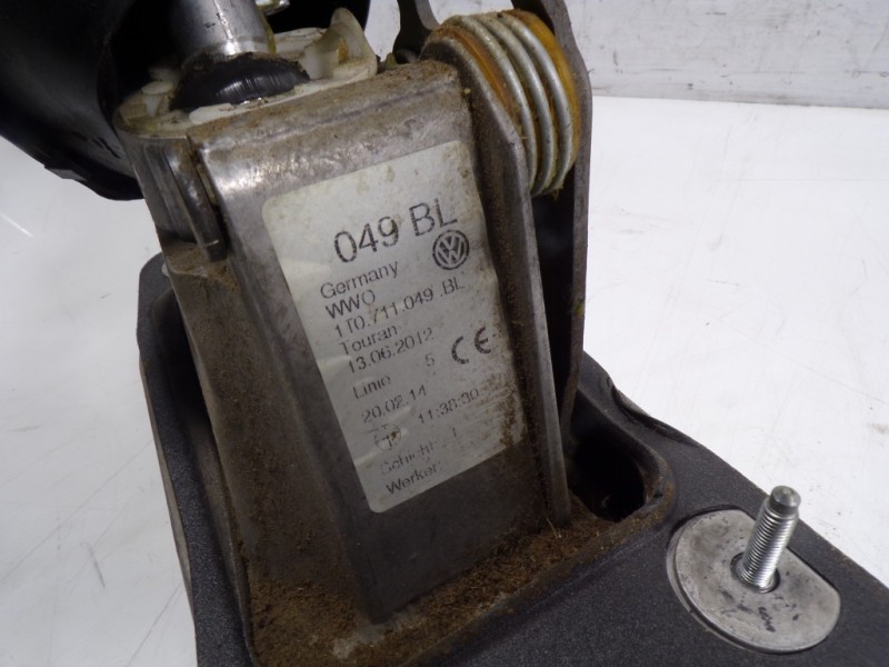 Recambio de palanca cambio para volkswagen caddy ka/kb (2c) 2.0 tdi referencia OEM IAM 1K0711050A 1T0711049BL 