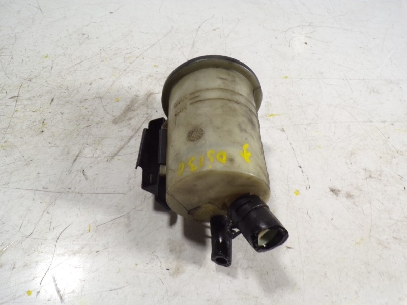 Recambio de deposito servo para land rover discovery 4 tdv6 se referencia OEM IAM QFX500060  