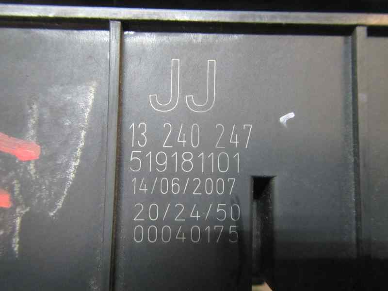 Recambio de caja reles / fusibles para opel vectra c berlina 1.9 cdti referencia OEM IAM   