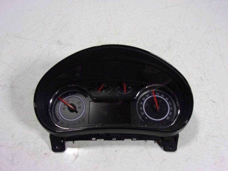 Recambio de cuadro instrumentos para opel insignia berlina 2.0 cdti cat referencia OEM IAM 23438125 23438125 