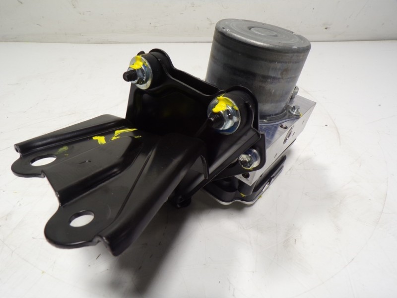 Recambio de abs para toyota yaris 1.5 vvti hev referencia OEM IAM 44050K0181 445400D780 0265296645