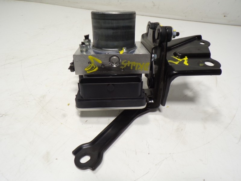 Recambio de abs para toyota yaris 1.5 vvti hev referencia OEM IAM 44050K0181 445400D780 0265296645