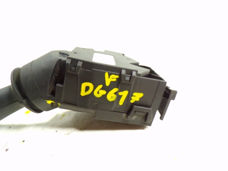 Recambio de mando intermitentes para ford transit courier 1.5 tdci cat referencia OEM IAM 1682218 8A6T13335AD 